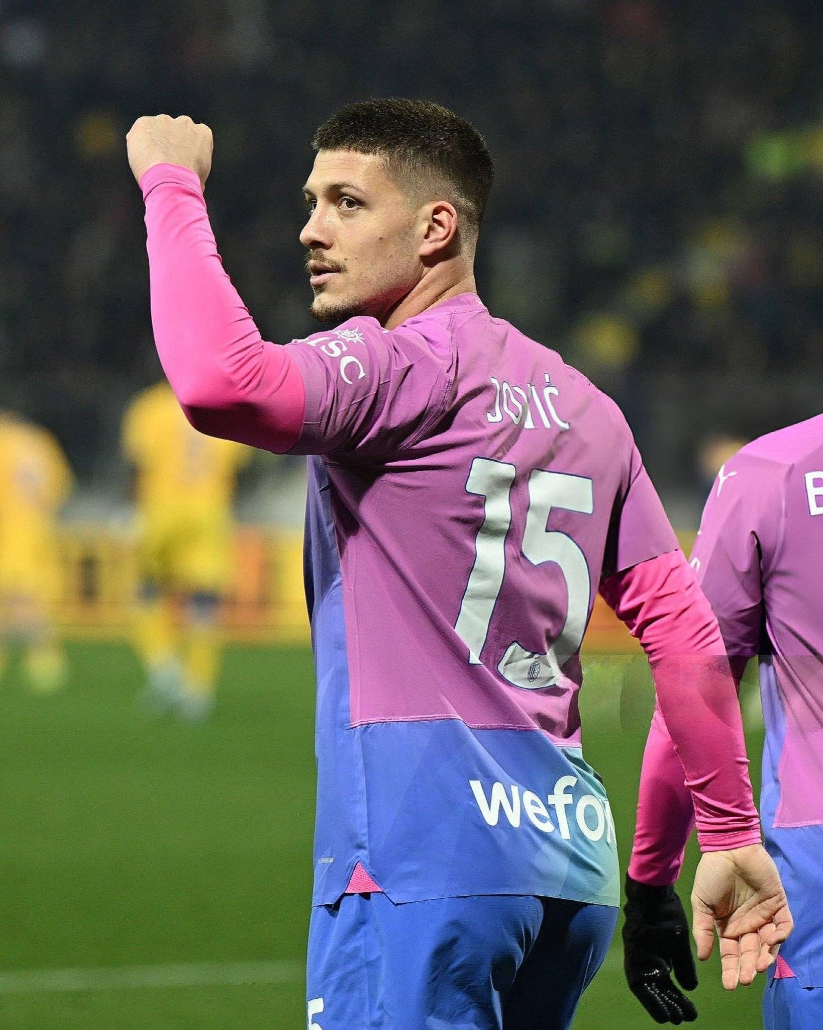 赛车直播-包含意大利杯今夜走向成谜；上海久事绝杀压哨；球迷炸锅；身体对抗强度拉满的词条-赛车直播